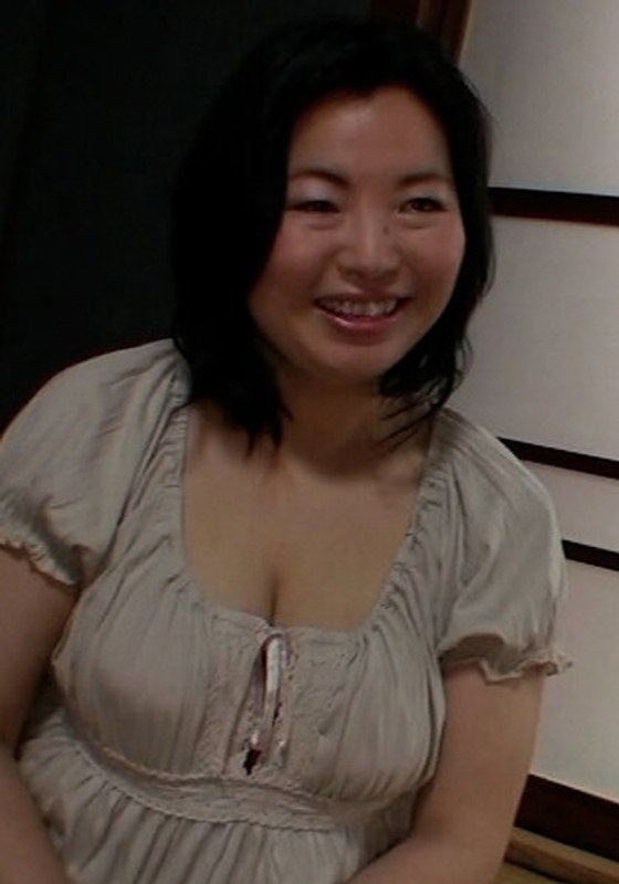 G-002 Gカップ爆乳を持て余す黒髪童顔五十路熟女！乱暴にカラダを弄られ強烈な快感に酔いしれるドM熟女の息も絶え絶えな絶頂イキSEX！